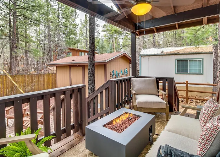 Updated Deck & Fireside Table: Pinetop Holiday home