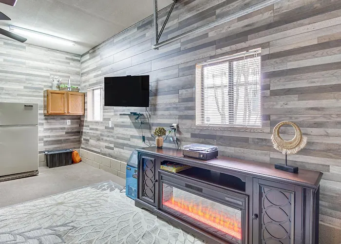 Holiday home Updated Deck & Fireside Table: Pinetop Indian Pine